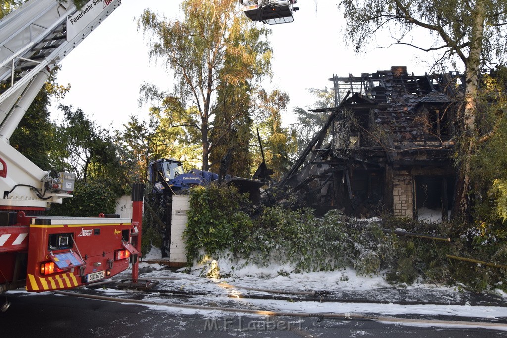 Grossfeuer Einfamilienhaus Siegburg Muehlengrabenstr P1085.JPG - Miklos Laubert